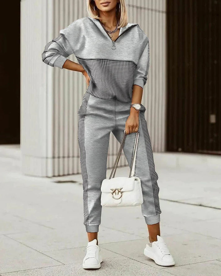 Chic and Cozy Women's Tracksuit