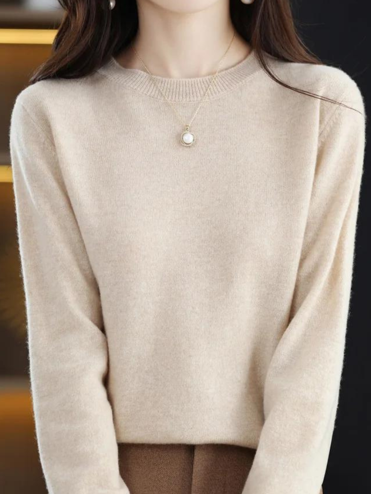 Warm and Comfortable Long-Sleeve Wool Pullover