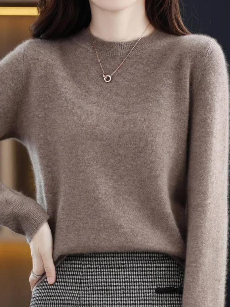 Warm and Comfortable Long-Sleeve Wool Pullover