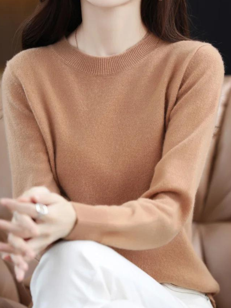 Warm and Comfortable Long-Sleeve Wool Pullover