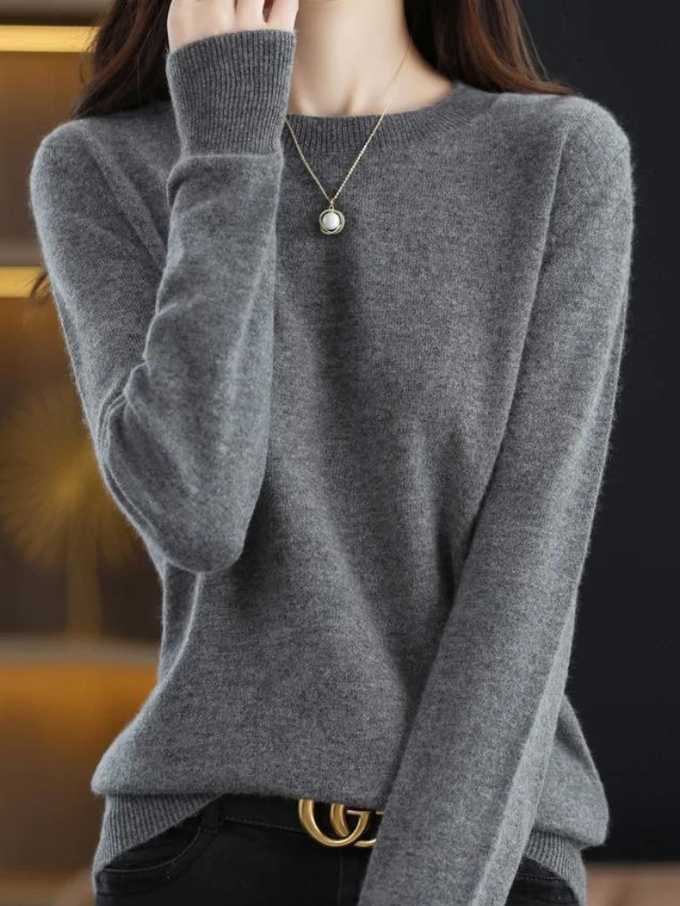 Warm and Comfortable Long-Sleeve Wool Pullover